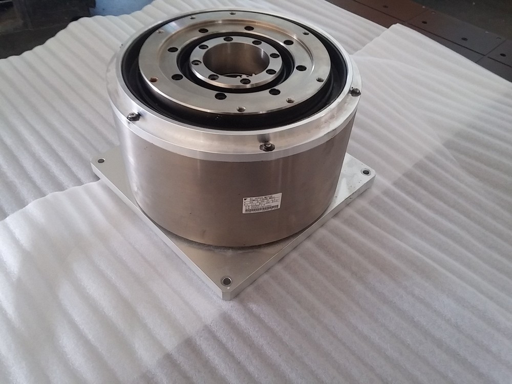 YASKAWA SGMCS-17D3B-MB21