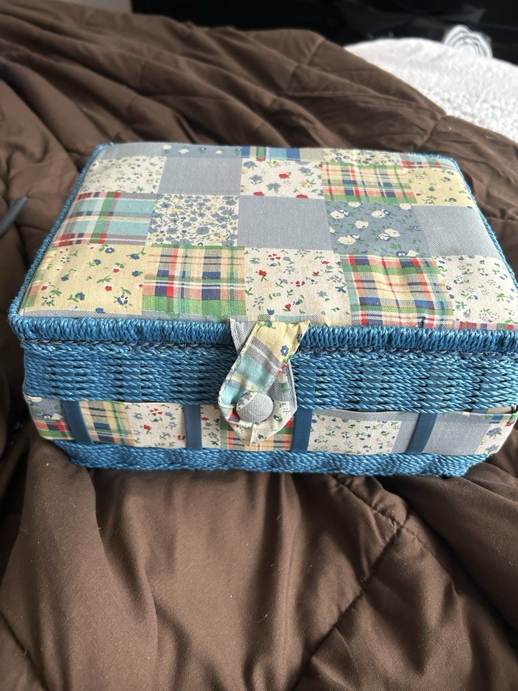 Sewing Kit Quilted Basket Blue And Flower Pattern With Handle And Thread