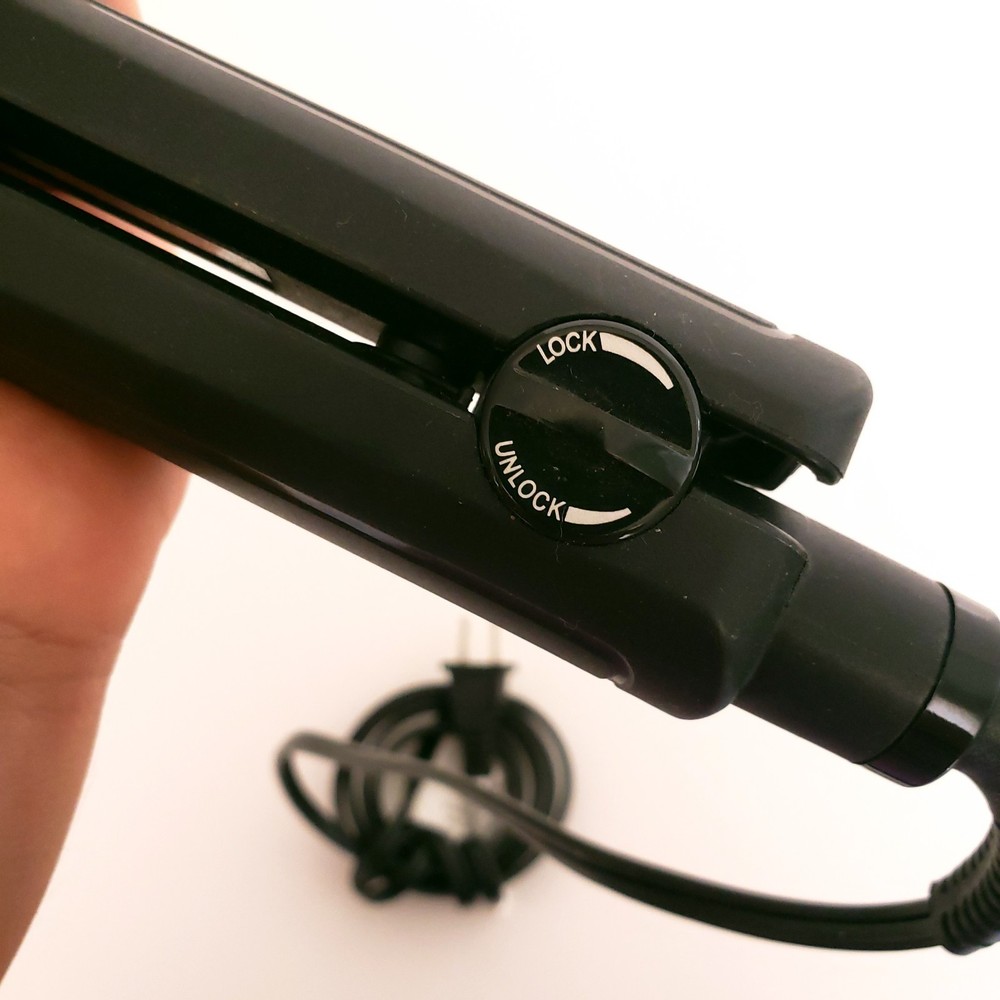 Revlon Hair Thin Straightener Black
