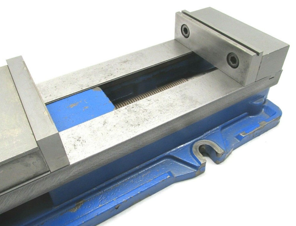 KURT ANGLOCK 6" MILLING MACHINE VISE w/ JAWS - #D688