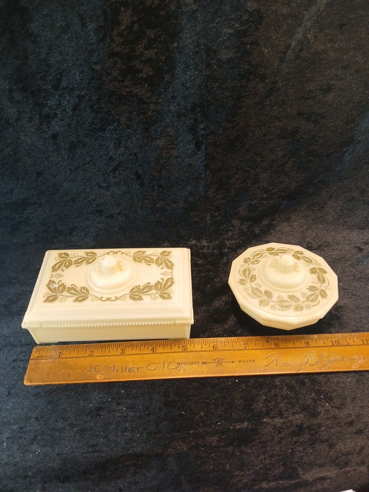 Plastic Vanity Set Gold Leaf Accents Vintage