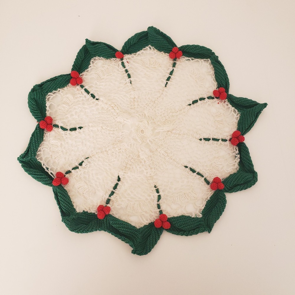 Cute Small Mistletoe Christmas Knitted Table Centerpiece