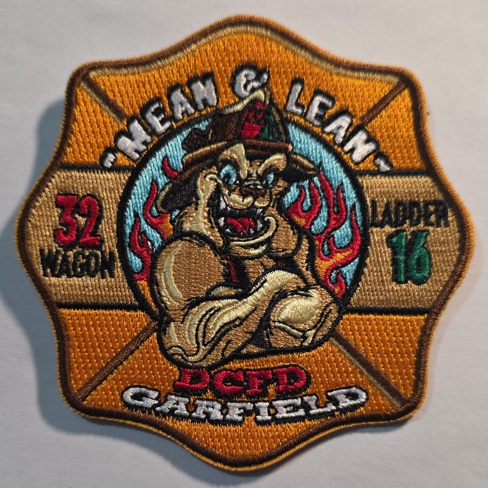 DCFD Garfield Mean & Lean Firefighter Patch Wagon 32 Ladder 16 Firefighting