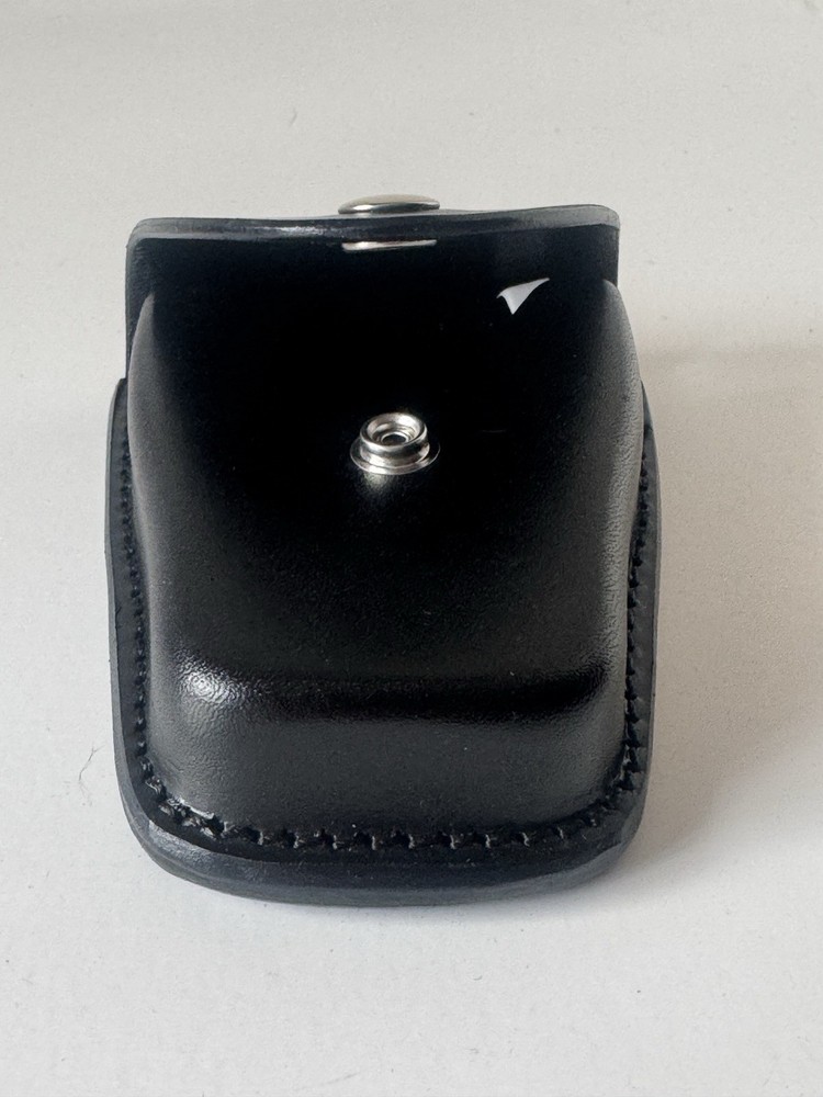 Plain Leather Standard Closed Single Cuff Case
