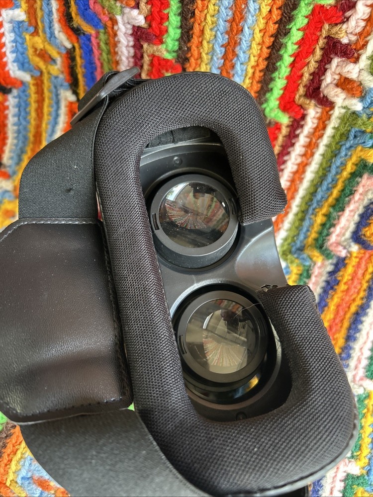 CYNOCULARS: VIRTUAL REALITY HEADSET