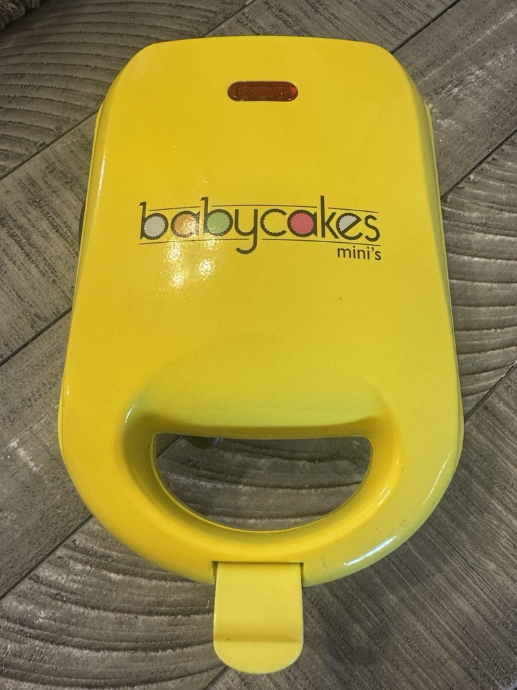 Babycakes Mini Donut Maker Makes 4 Lemon Yellow