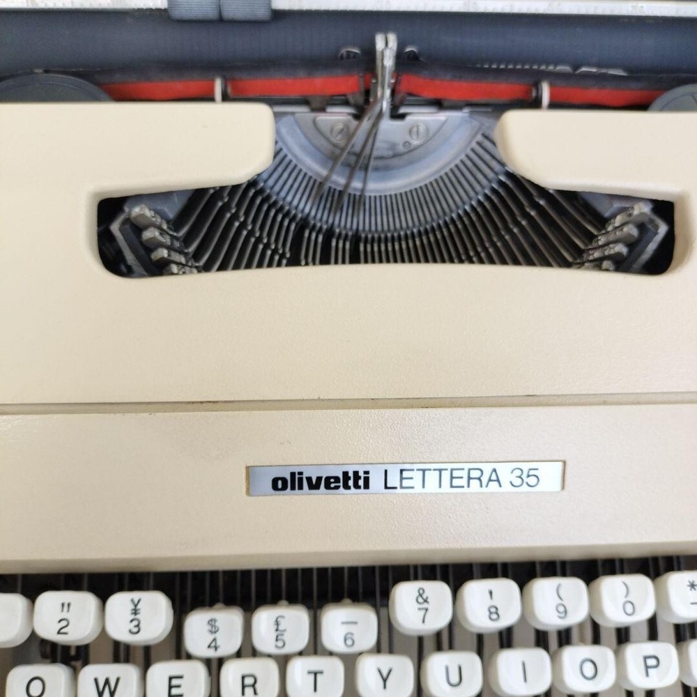 olivetti lettera 35 Typewriter NoChecked