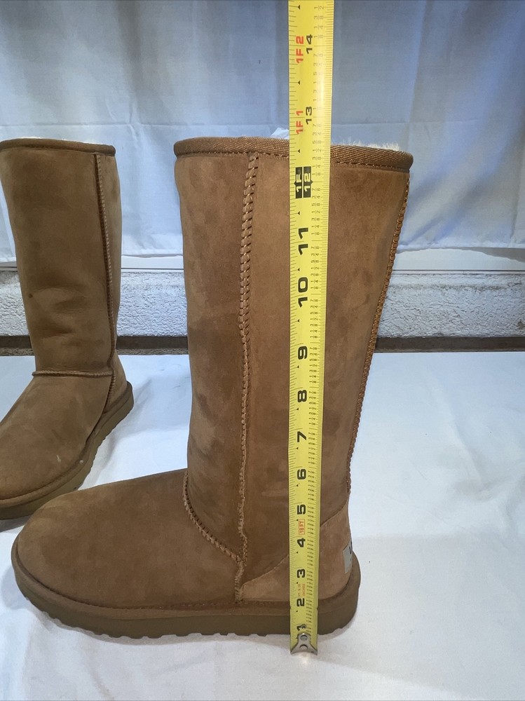 UGG BOOTS WOMEN CLASSIC MID LARGE US SIZE 7