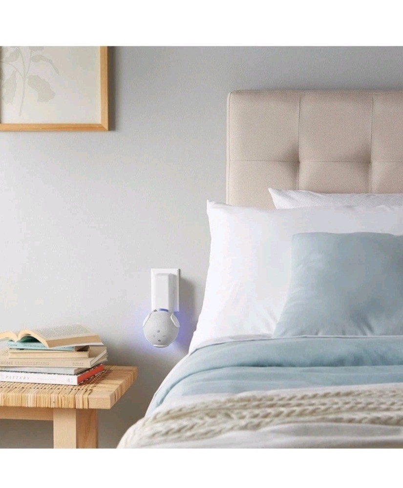 Made for Amazon Outlet Hanger – White (for Echo Dot 4th Generation)