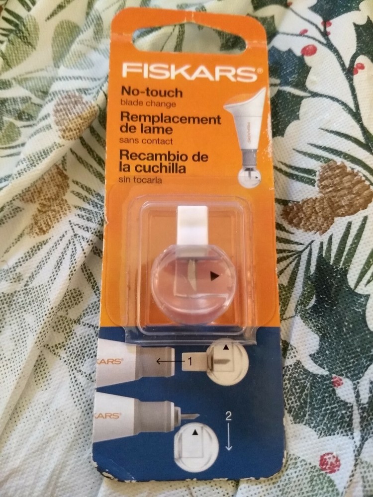 Fiskars No-Touch Blade Change New 1 Blade replacement NEW