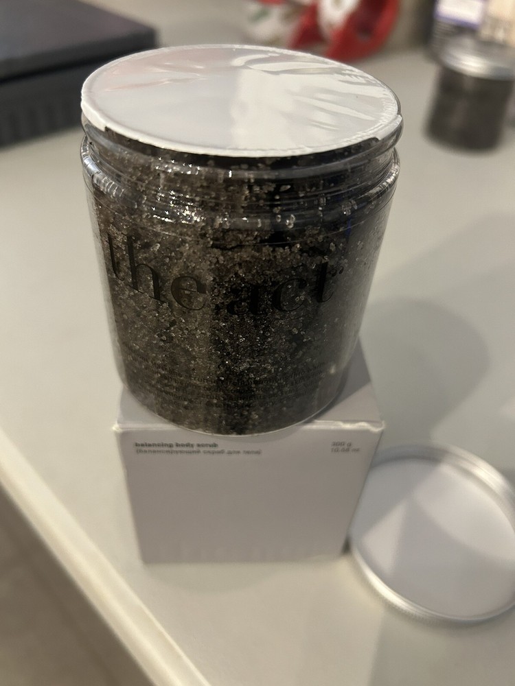 THE ACT BALANCING SCRUB NEW SEALED 10.58 OZ