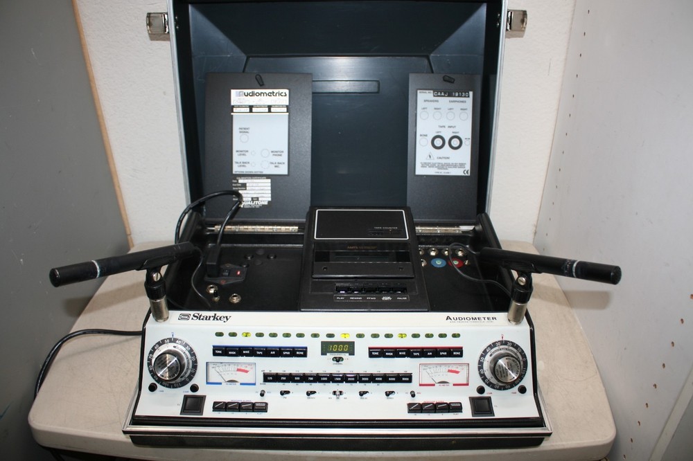 Starkey Audiometer with Microphones AS-IS