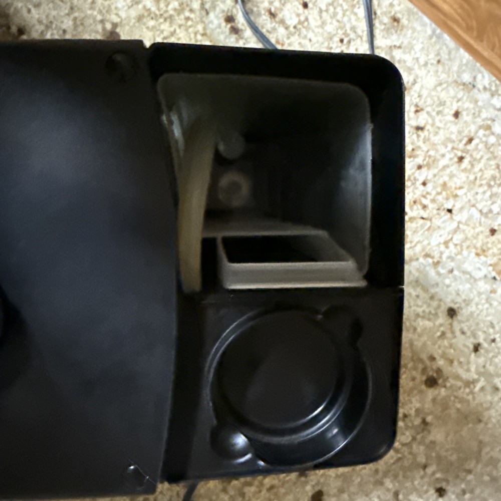 DeLonghi Espresso Machine - Black Tested