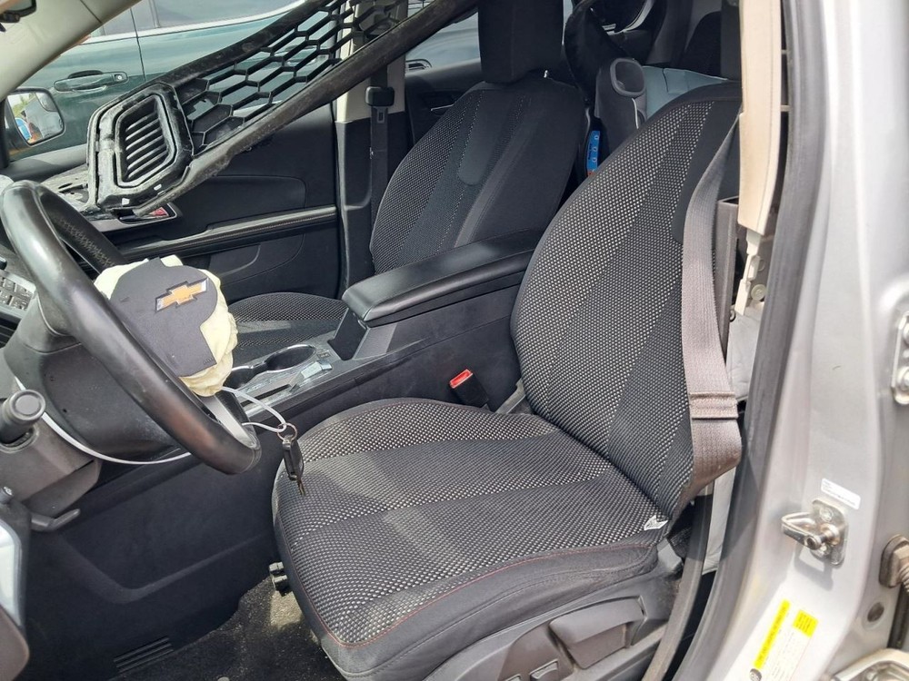 EQUINOX 2011 Glove Box 4744678