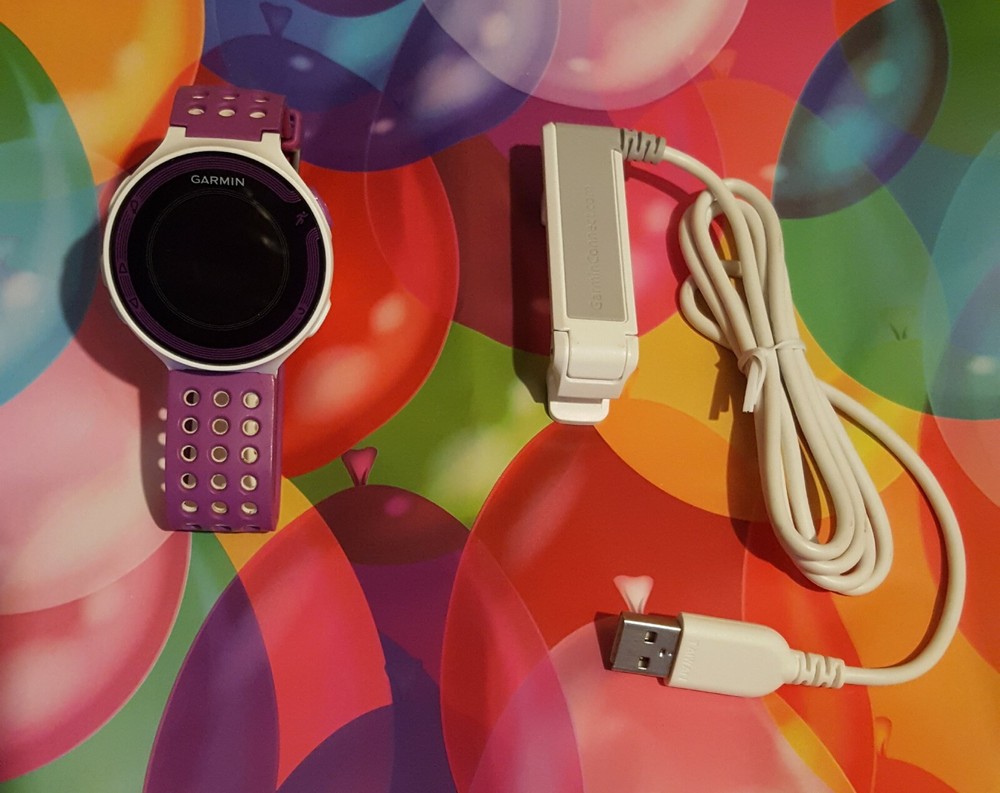 Garmin Forerunner 220 Running Watch White/Violet. Great Condition.