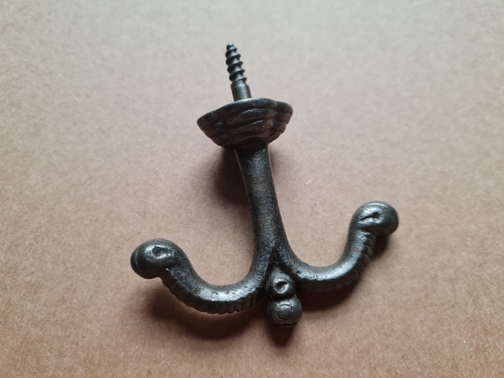 Vintage Cast Iron double Hook/ tie back/ ceiling hooks ??