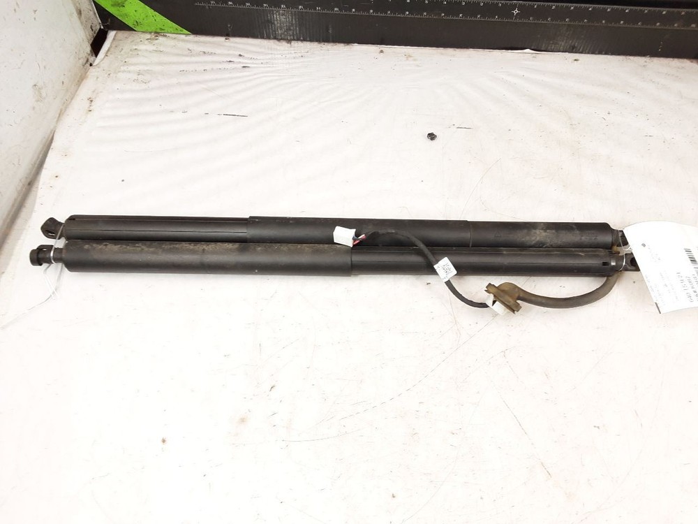 TESLA Y 2021 Lid Motor Pull Down 666890