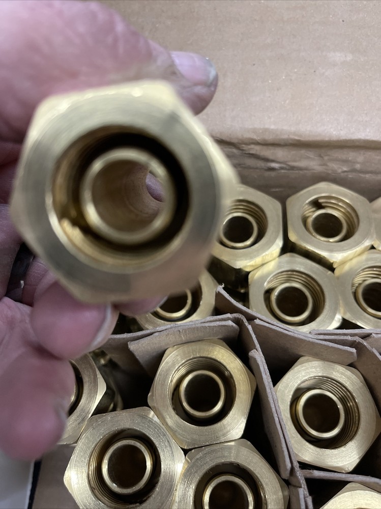 Python 3/4” Coupler Compression Fitting Assembly P/n6220 Box Of 24 Fitting