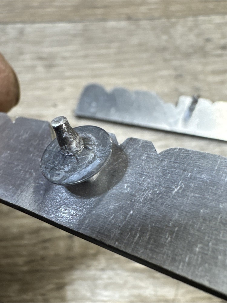 Pioneer HPM 700 Badges