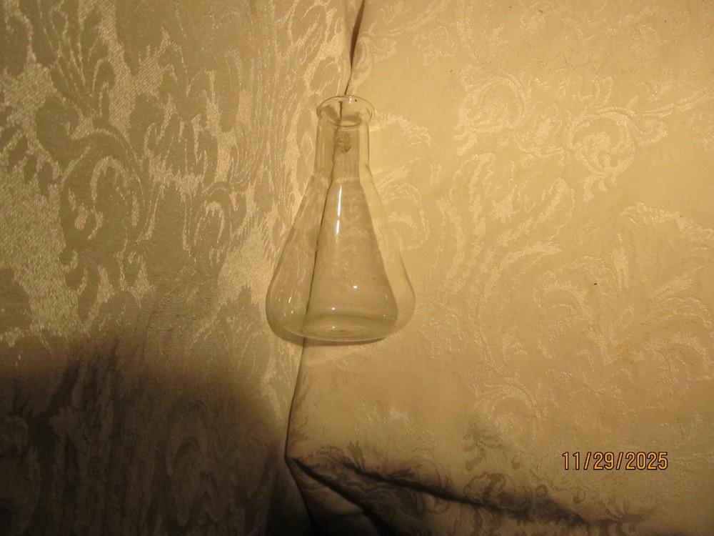 200 ml Graduted Glass Erlenmeyer Flask Made by Pyrex Corning