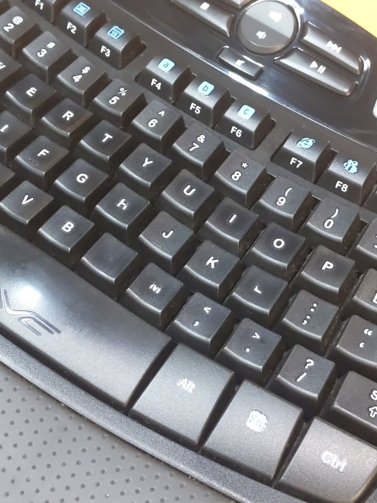 Logitech Wireless Wave Keyboard K350 & Mouse Set + M310 Mouse + USB Dongle D