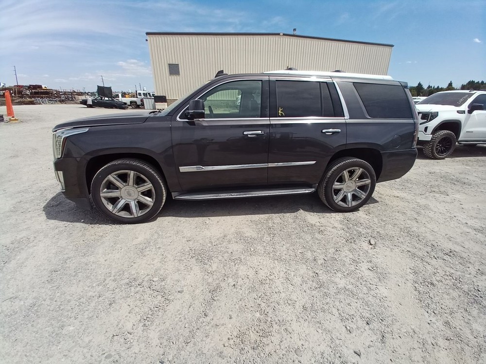 Bottle Jack & Tools from 2016 Cadillac Escalade 12183702