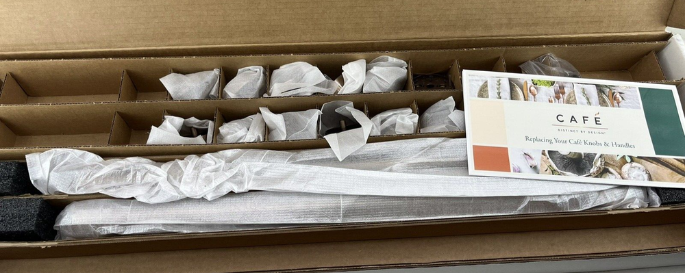 Café - Accessory Kit for Ranges - Brushed Bronze CXFCEHKPMBZ