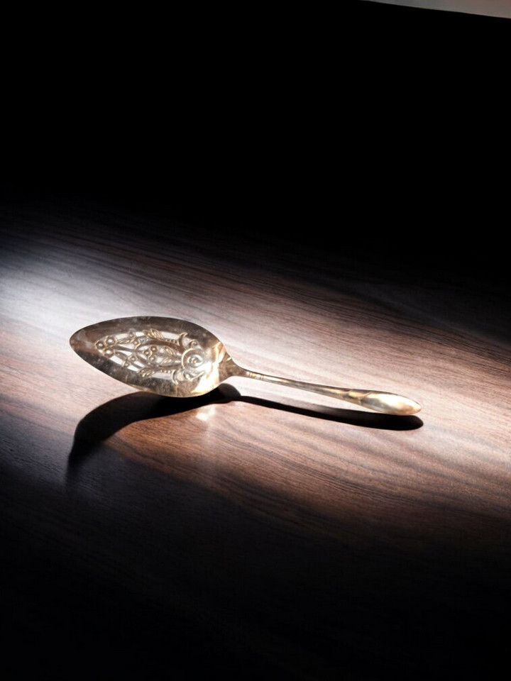 Community Silverplate Pie / Cake Server Floral Design