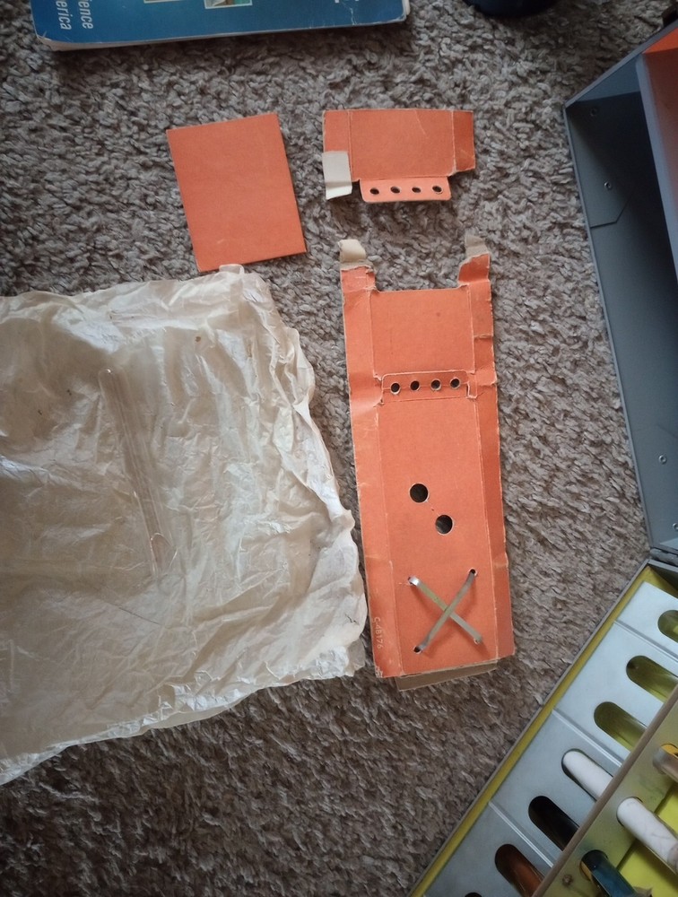 Gilbert 13041 Microscope And Lab Set