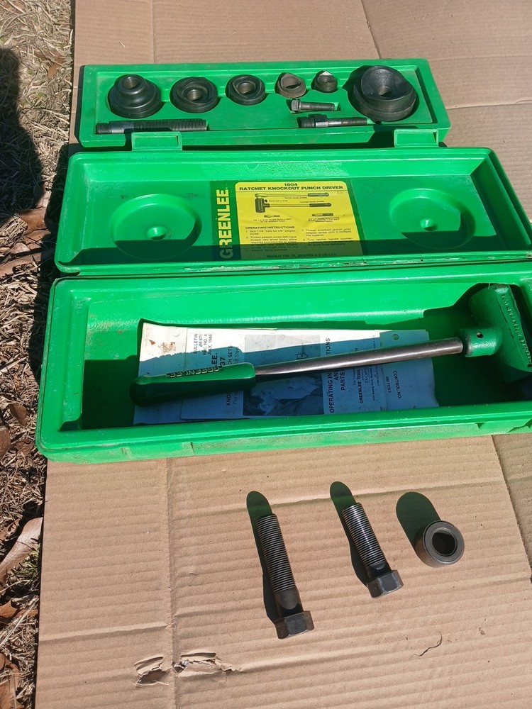 Greenlee 1804 Ratchet Knockout Punch Driver Set