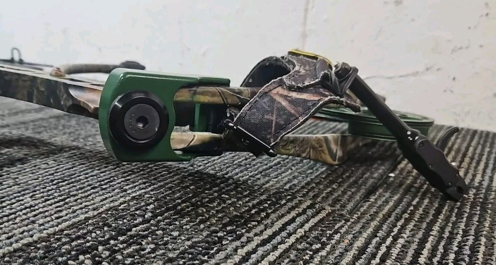 Bear Archery - Game Over - Compound Bow with Hard Case