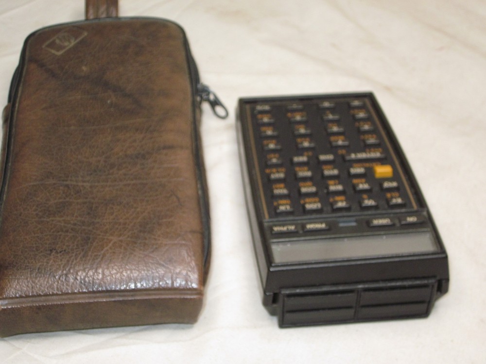 untested vintage HEWLETT PACKARD 41CV Calculator HP w/ soft case