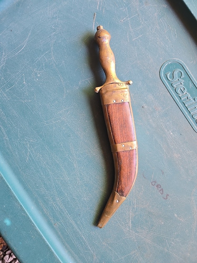 Very Old Dagger.