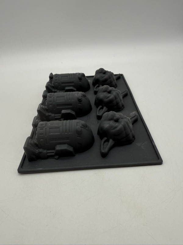 Star Wars Yoda & R2D2 Silicone Ice Cube Tray