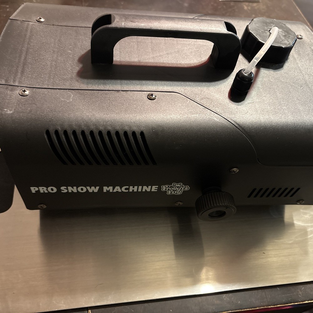 Froggy's Fog - 650 Watt Variable Snow Machine no controller