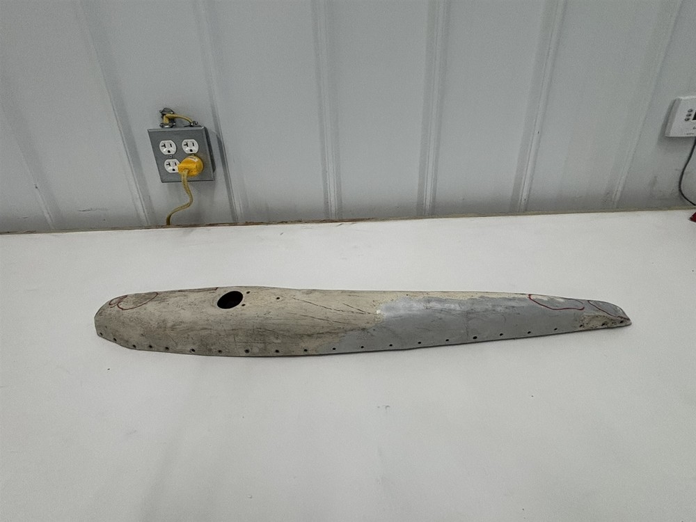 Luscombe Model 8 Right Wing Tip Bow 582208-3