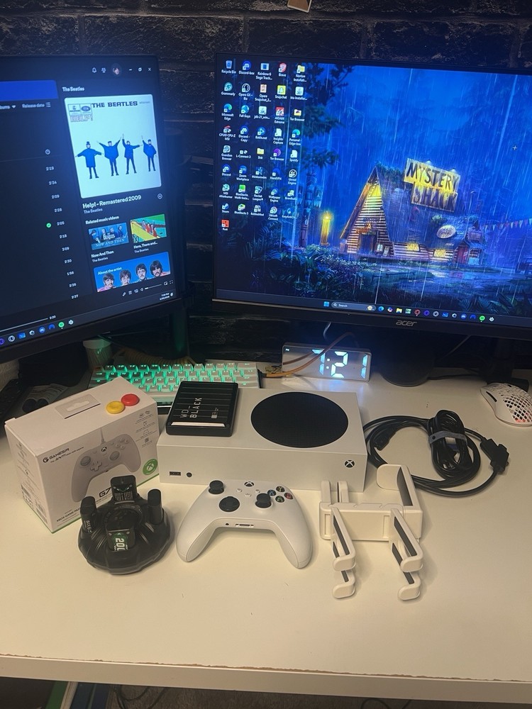 Xbox Series S Console & GameSir G7 SE Controller Bundle with Dock, Batteries