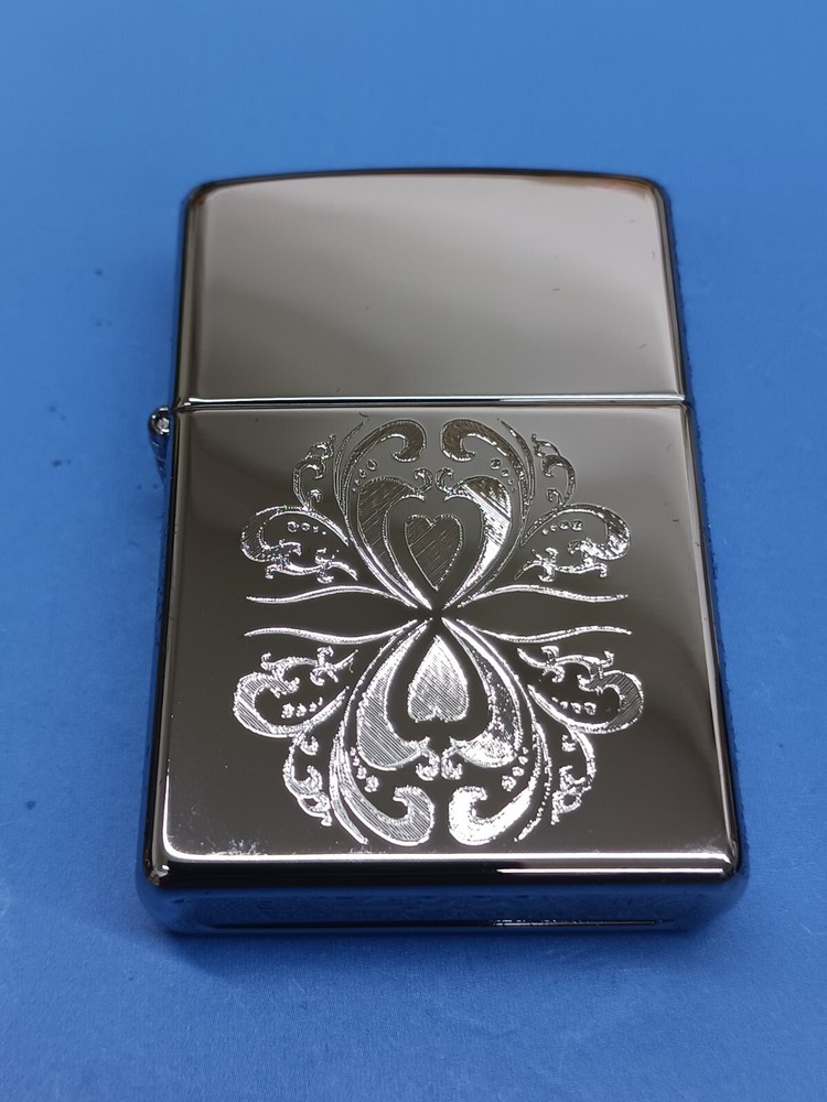Zippo Mirrored Hearts High Polish Chrome 28050