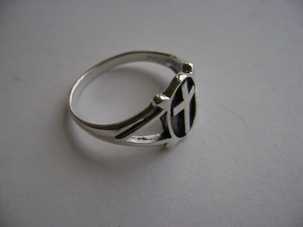 Sterling Silver Oval Cross Design Ring New