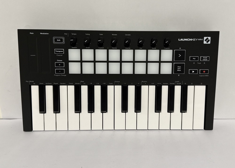 Novation Launchkey Mini Mk3 25 Mini-key Midi Keyboard Controller/Read