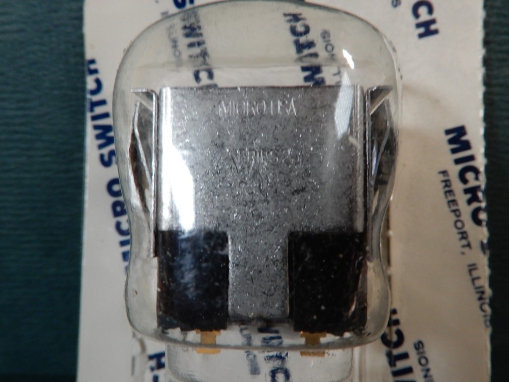 Honeywell Micro Switch 2F212 "Series 2" Operator Indicator Module NOS