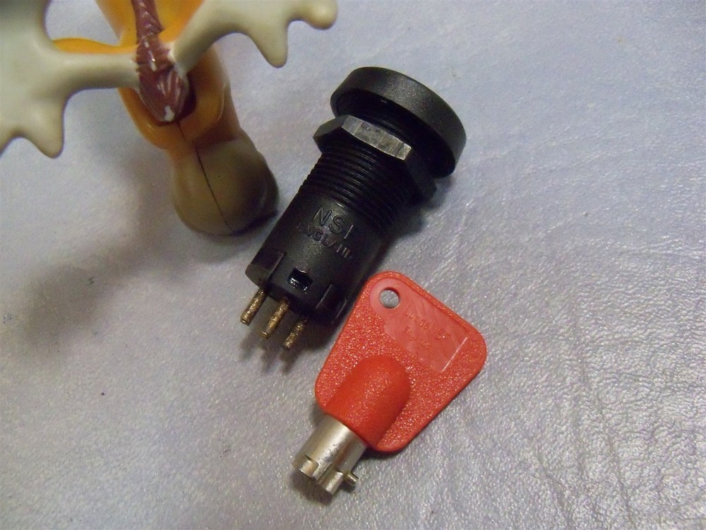 41234 NSF Key Switch Electronic 7 Pin Locking Switch for Control Panel- Lot of 7