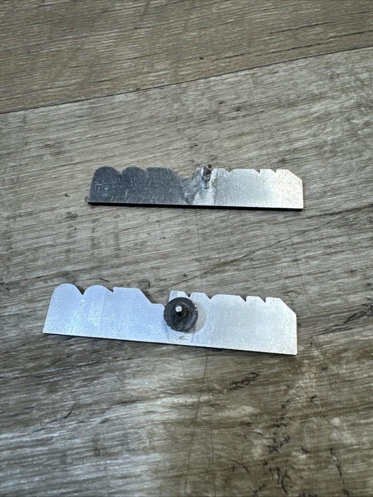 Pioneer HPM 700 Badges