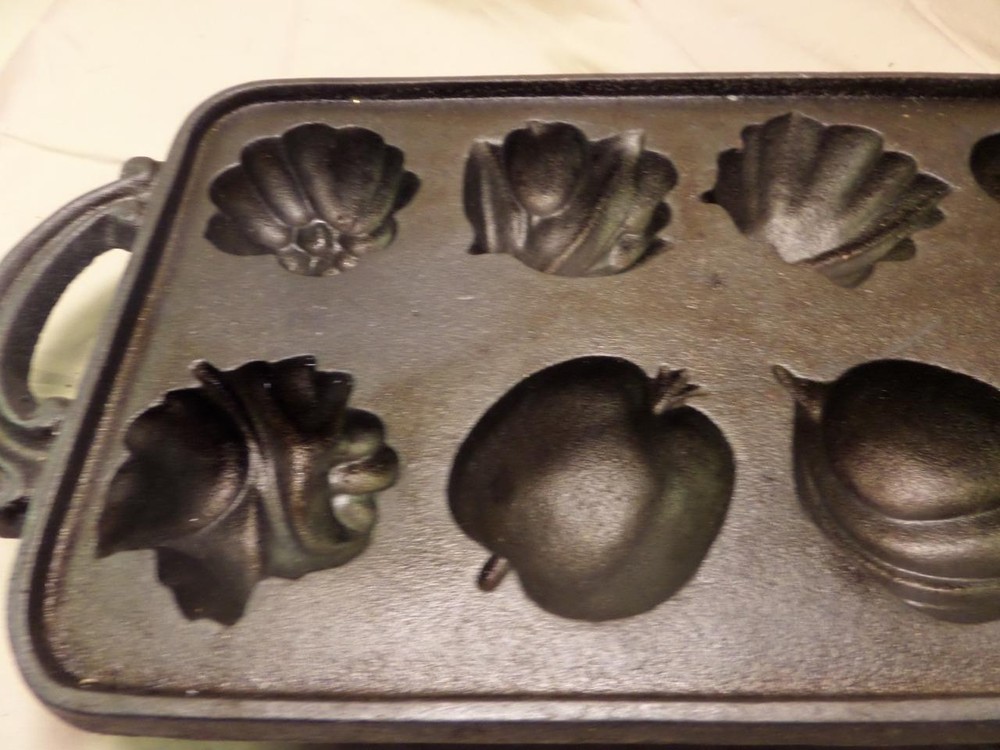 John Wright Fruit Vegetable Design Cast Iron Metal Mold Cornbread Muffin Pan