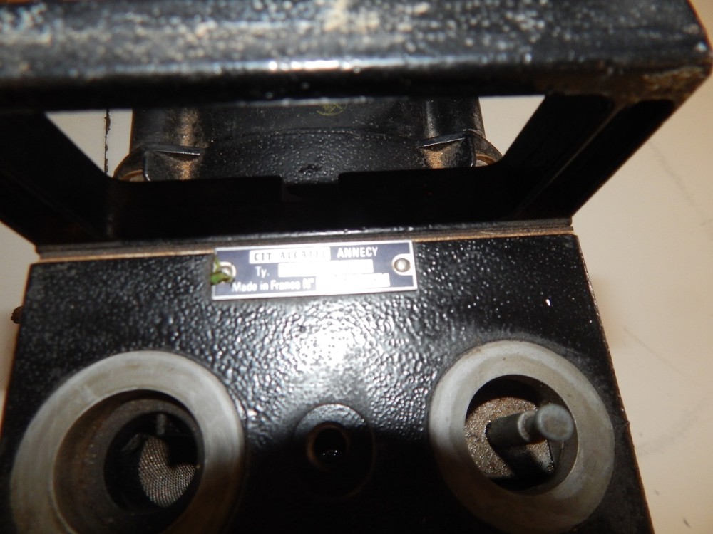 ALCATEL 2004A VACUUM PUMP (TJD22)