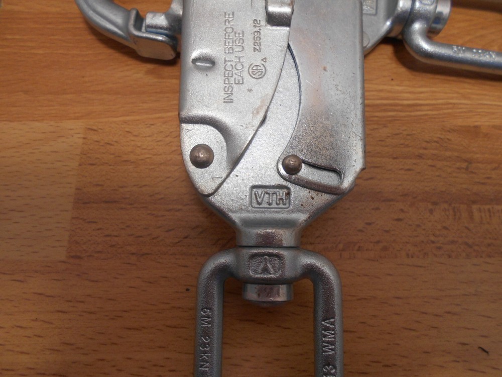 Carabiner hook spring loaded 3600 Lb Gate ( 2 Hooks ) NOS