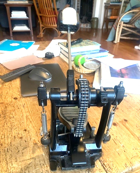 KICK DRUM PEDAL-SOLID CONSTRUCTION-CAM DRIVE,DOUBLE CHAIN-FULL BASE-ADJUSTABLE