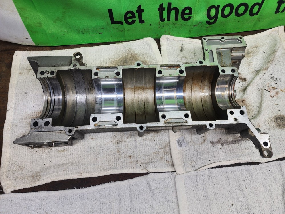 2004 Yamaha GP1300R GP1300 Engine Lower Case Bottom Half Crankcase Block