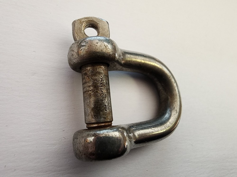 Wichard 5/16" Pin Standard D Shackle