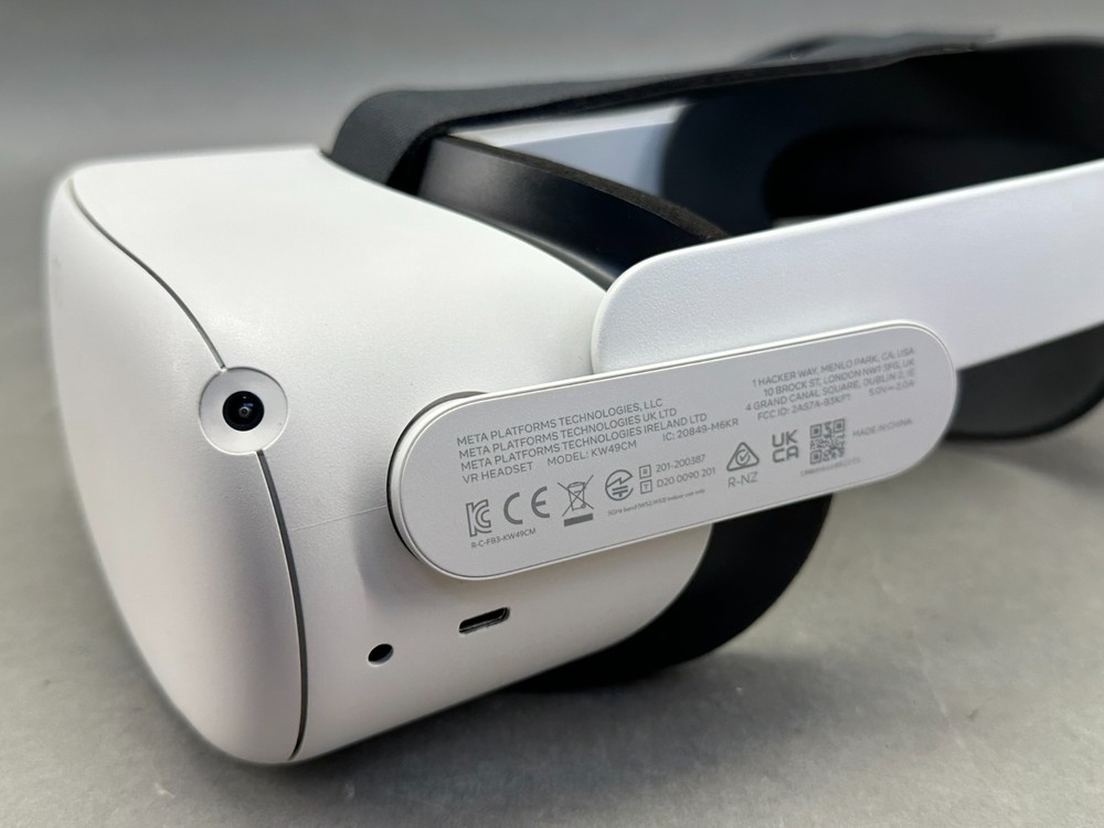 Meta Quest 2 VR Headset 128GB with Controllers & Case